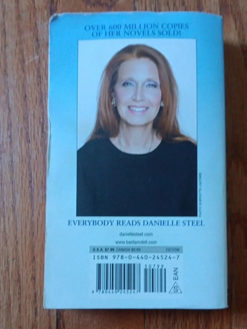Friends Forever: A Novel By Danielle Steel Paperback Fiction Book